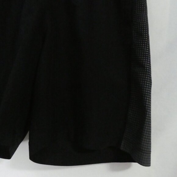 UNDER ARMOUR | medium | Loose Fit | Heat Gear | Black Exercise Shorts - Picture 9 of 16